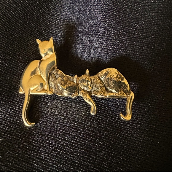 Museum of Fine Arts Jewelry - Angel MFA Cat & Kittens Brooch